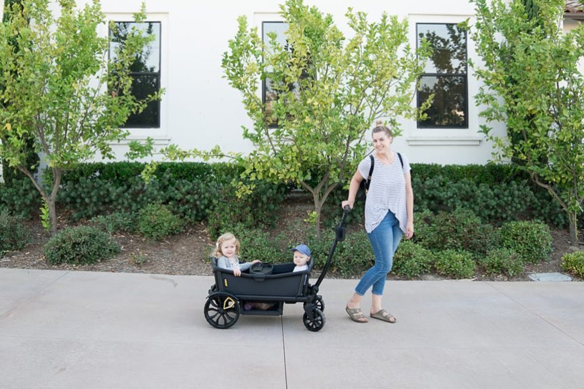 Take Your Kids Anywhere In Public Places Using The Wonderfold Wagon